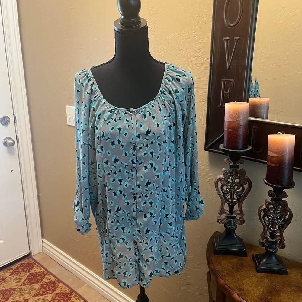 🛍️Vanity Blouse Hi Low Size Small